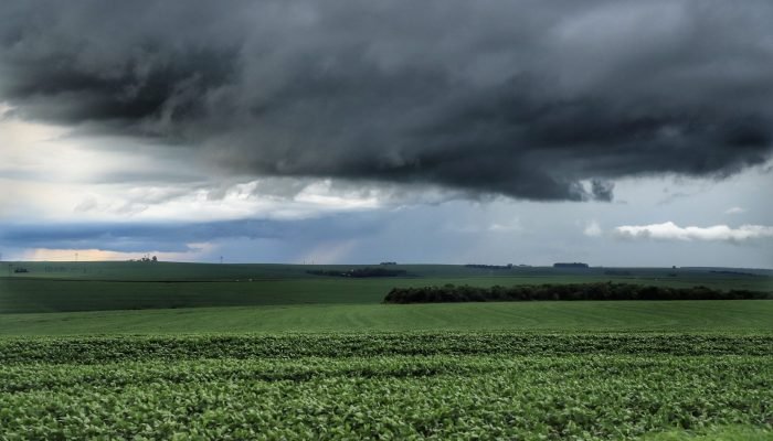 Tornado em Mercedes gera fim de semana com tempo mais estável no Paraná