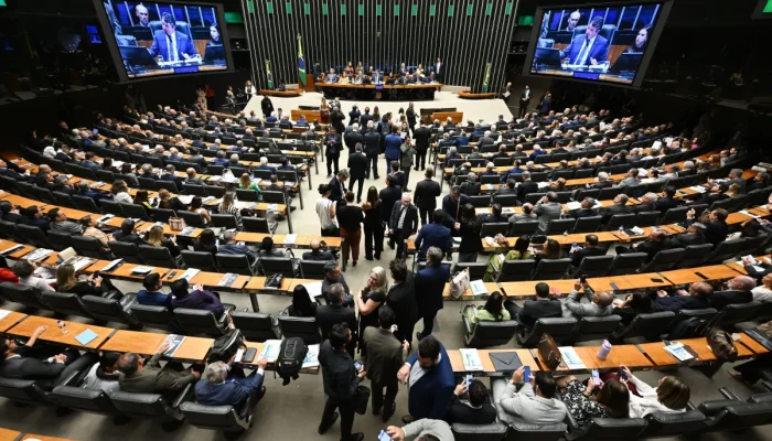 plenario-camara-deputados-2025006345510202604042053.webp.webp