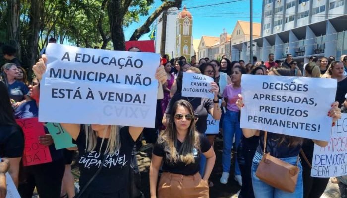 Secretaria de Educação não cede, professores de Foz podem entrar em greve