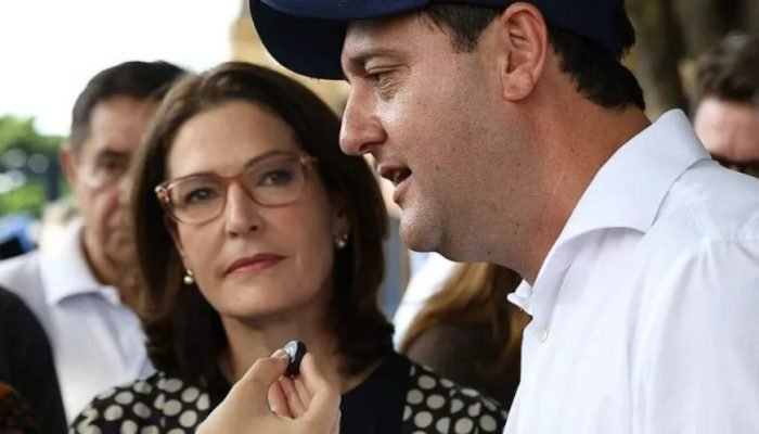Cristina Graeml e o governador Ratinho Junior (Foto: Geraldo Bubniak / AEN)