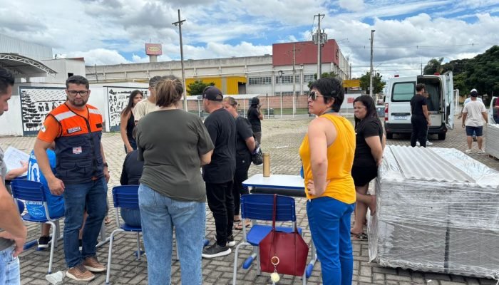 Defesa Civil do Estado envia 2 mil telhas a São José dos Pinhais após tornado