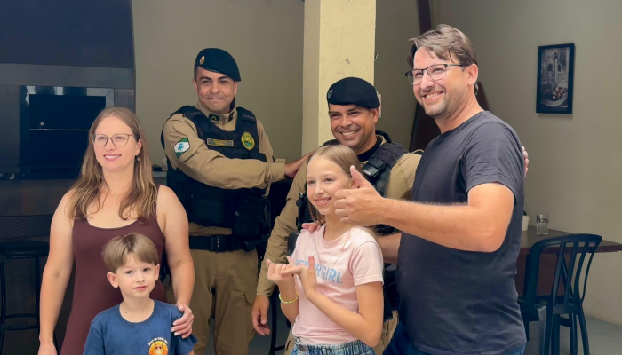 Policiais reencontram família após resgate em cabeça d’água em Guaratuba